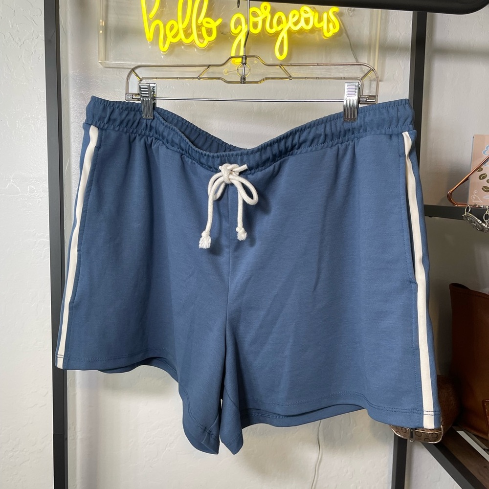 Casual Blue Drawstring Women’s Shorts with Side Stripe